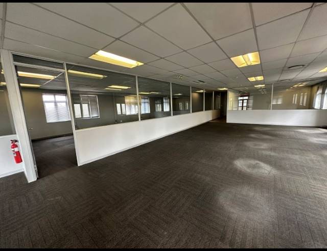 1,818M² OFFICE TO LET IN CENTURY CITY